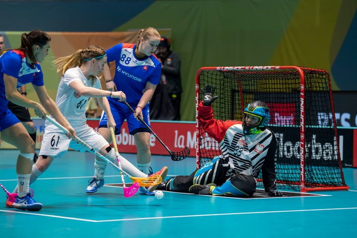 MS vo florbale žien: Slovensko - Poľsko 4:8. Končíme na šiestom mieste